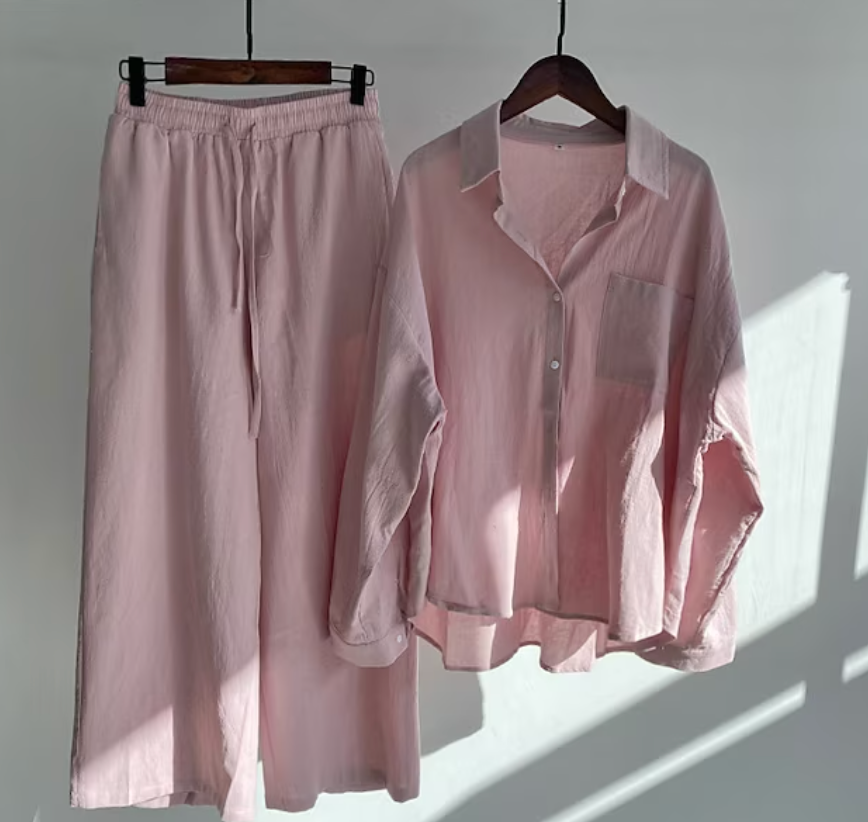 Women's Two-Piece Outfit with Loose Shirt and Fluid Pants for Casual Autumn Style