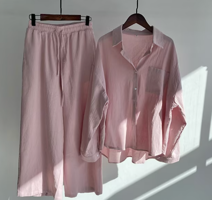 Women's Two-Piece Outfit with Loose Shirt and Fluid Pants for Casual Autumn Style