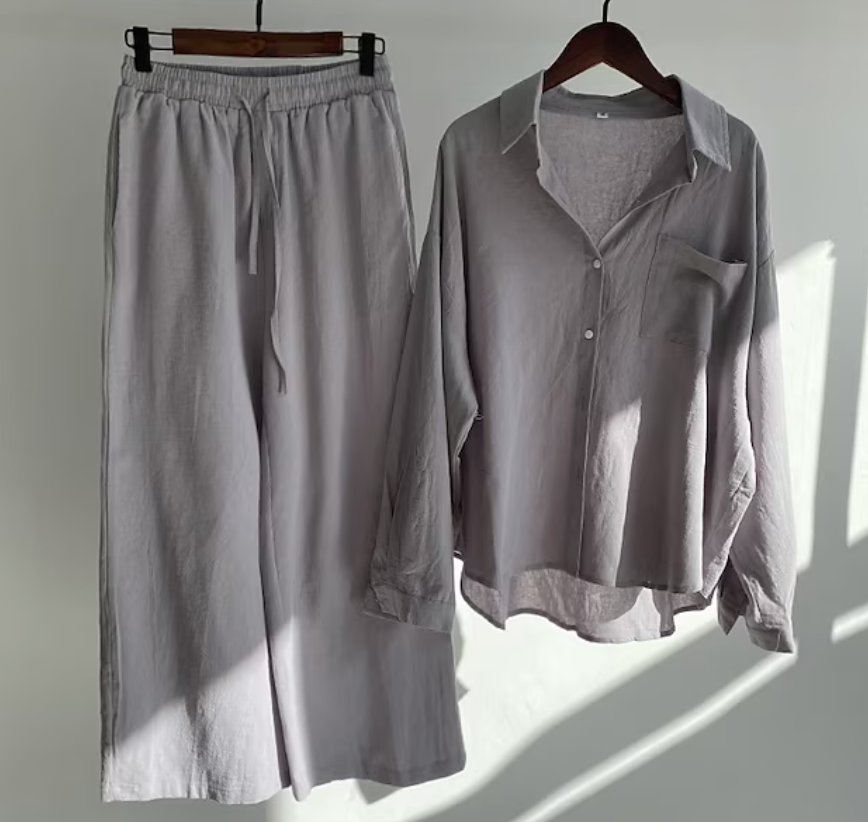 Women's Two-Piece Outfit with Loose Shirt and Fluid Pants for Casual Autumn Style