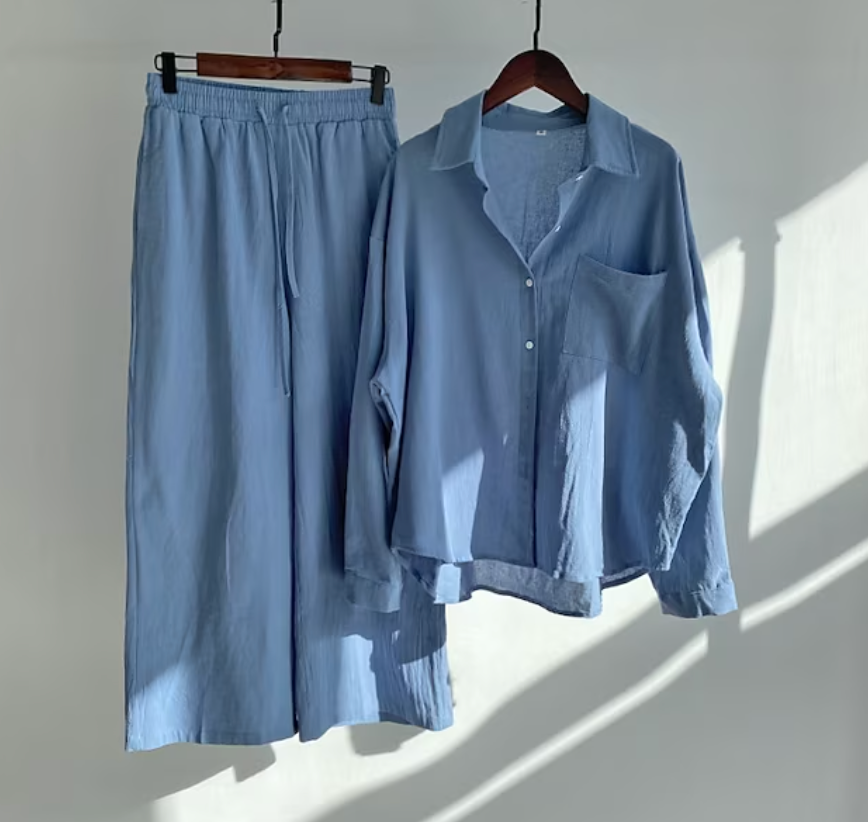 Women's Two-Piece Outfit with Loose Shirt and Fluid Pants for Casual Autumn Style