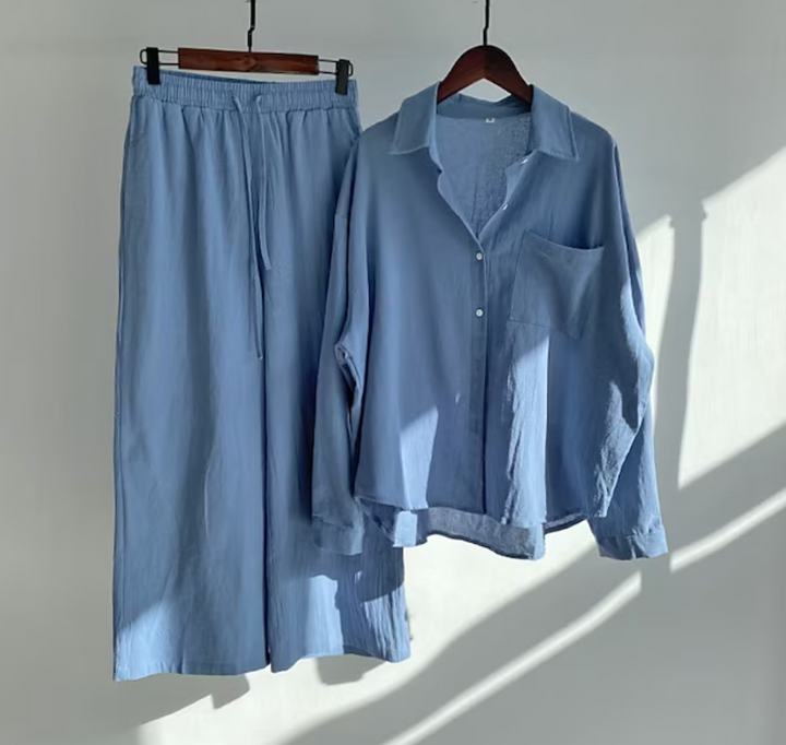 Women's Two-Piece Outfit with Loose Shirt and Fluid Pants for Casual Autumn Style