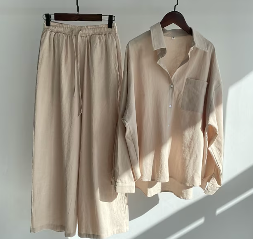 Women's Two-Piece Outfit with Loose Shirt and Fluid Pants for Casual Autumn Style