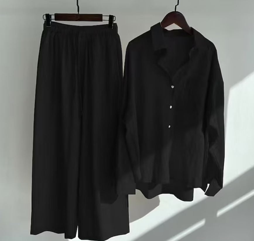 Women's Two-Piece Outfit with Loose Shirt and Fluid Pants for Casual Autumn Style