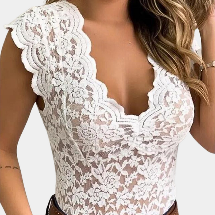 Stylish lace blouse for women - A trendy must-have!