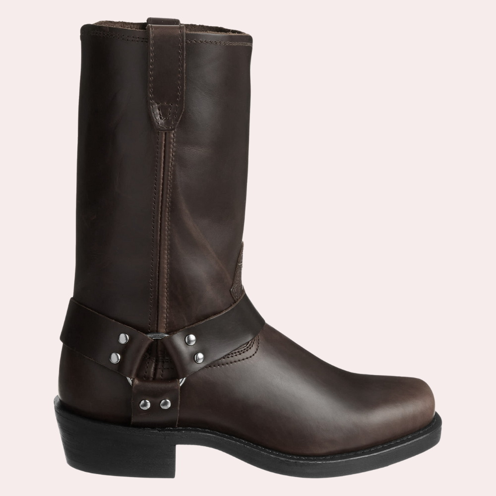 Chic men's cowboy boots for a stylish look