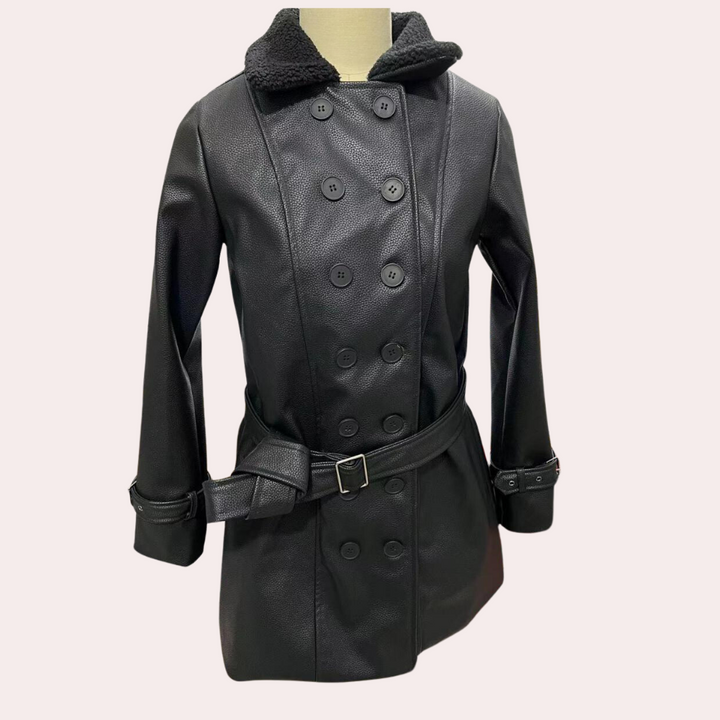 Stylish and comfortable women's leather jacket for cold days