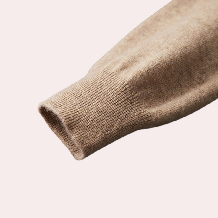 Stylish and comfortable men's hoodie for optimum convenience