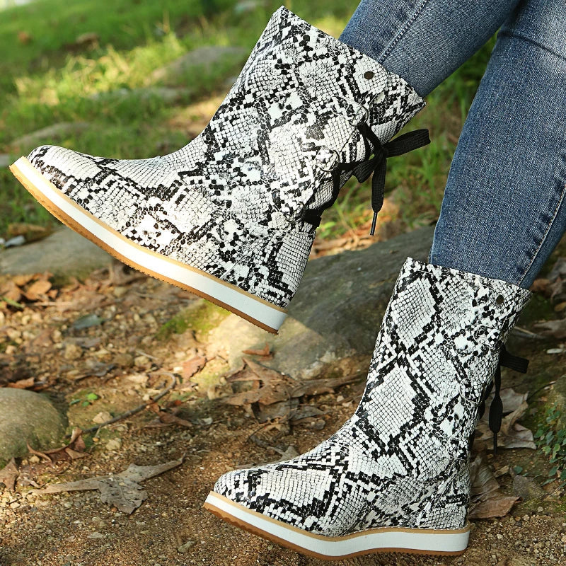 Stylish Reba Women's Snowboots for Cold Days