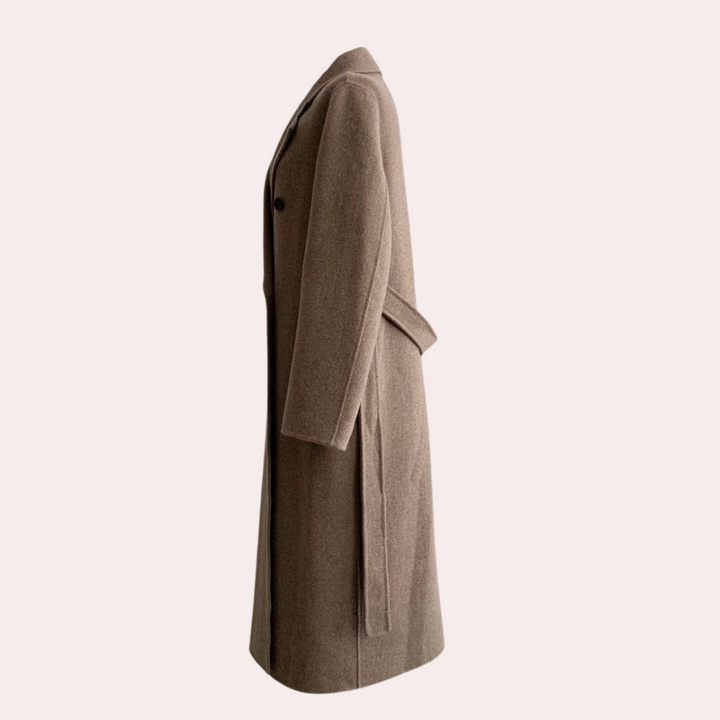 Stylish long winter coat for women - Stay warm and trendy!