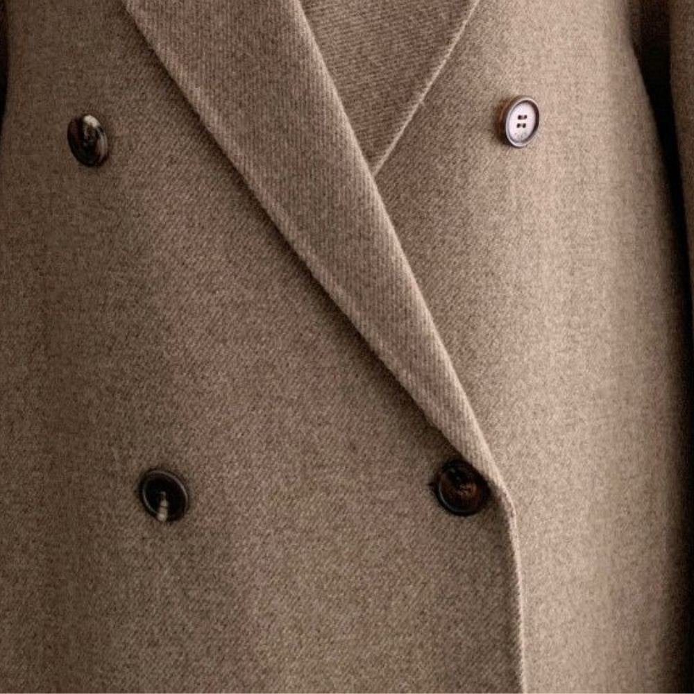 Stylish long winter coat for women - Stay warm and trendy!