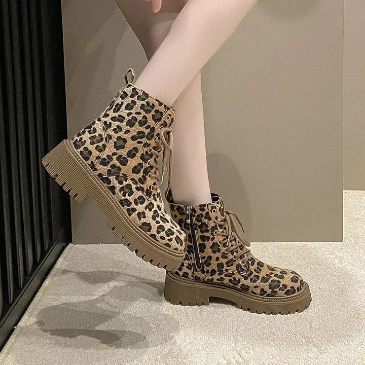 Charlene - Trendy Boots in Dazzling Leopard Print