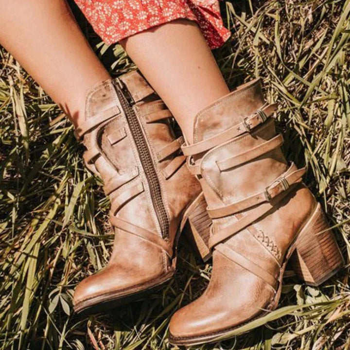 Luna - Vintage Women's Boots with Style