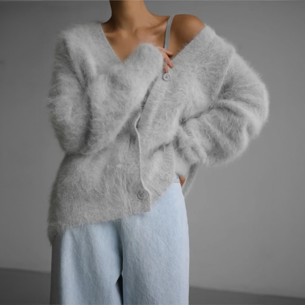 Luxurious cashmere cardigan from Cosy Couture