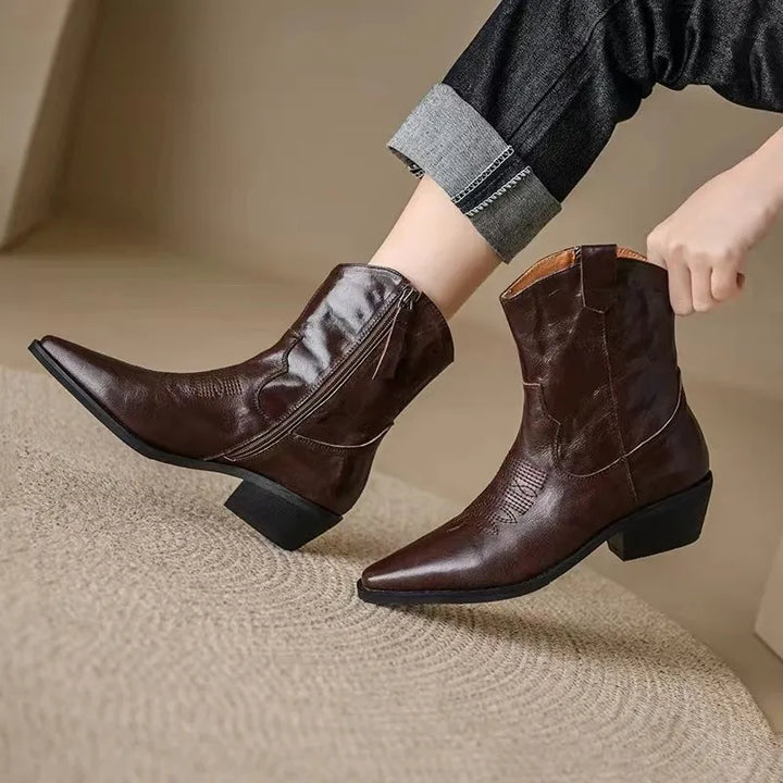 Delilah - Elegant Tapered Women's Boots for a Stylish Look