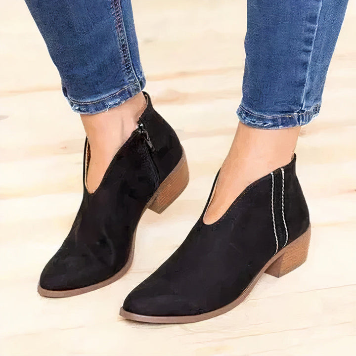 Seductively pointed ankle boots - Kaylee