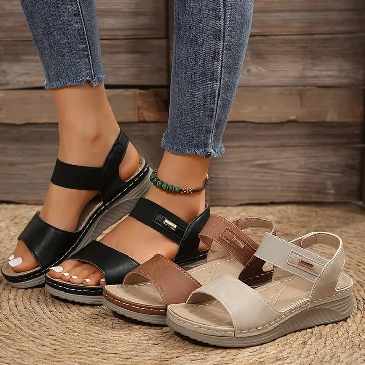 Comfortable Flat Sandals for Women with Adjustable Straps