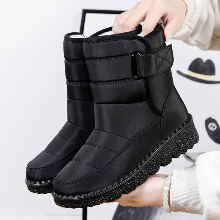 Eleanor - Stylish and waterproof winter snow boots for comfortable winter hiking