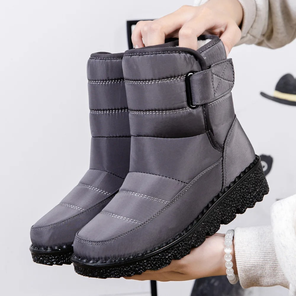 Eleanor - Stylish and waterproof winter snow boots for comfortable winter hiking